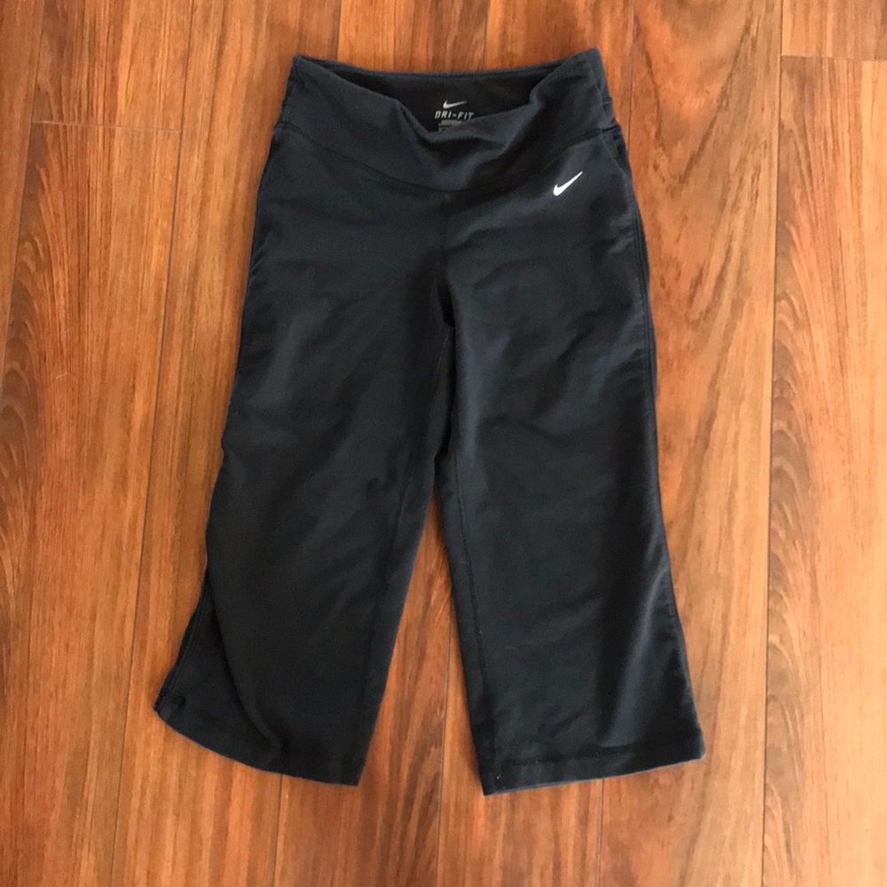 Nike women’s loose leggings